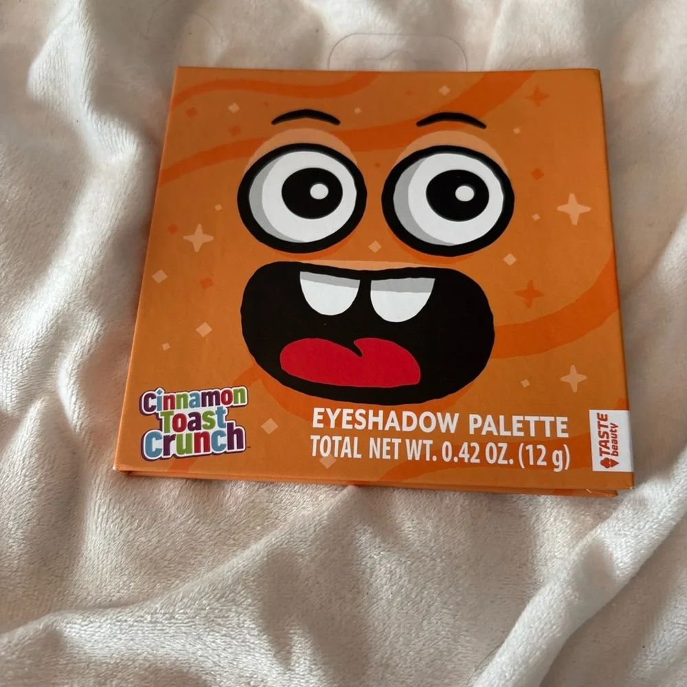 Cinnamon Toast Crunch Eyeshadow Palette